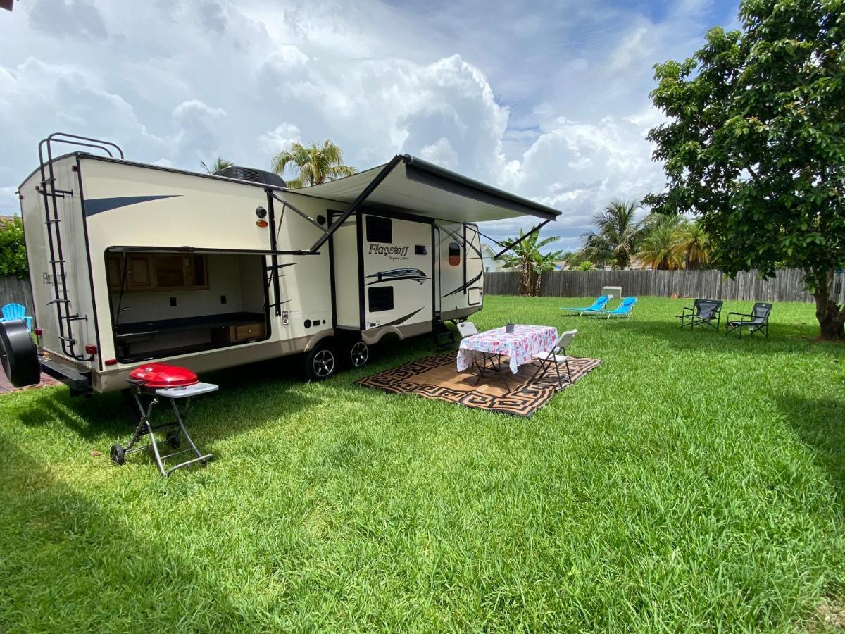 Hotel Cozy Camper - Free Parking à Miami Extérieur photo